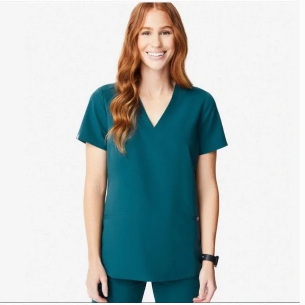 Figs Limited Edition Casma Three-Pocket Top Caribbean Blue Small